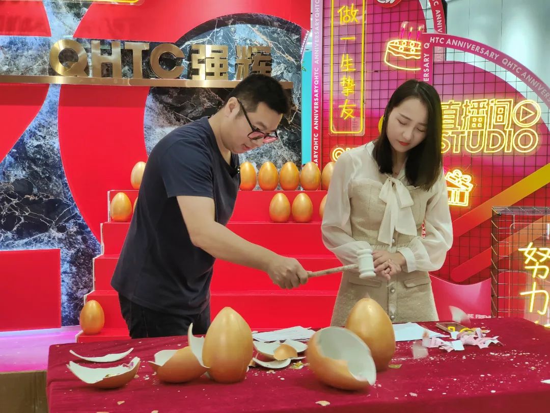 听说，昨天下午花季传媒视频播放软件直播间嗨爆了？(图8)