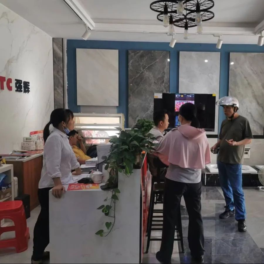听说，昨天下午花季传媒视频播放软件直播间嗨爆了？(图18)