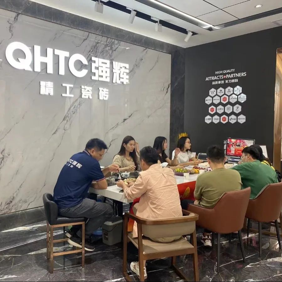 听说，昨天下午花季传媒视频播放软件直播间嗨爆了？(图19)